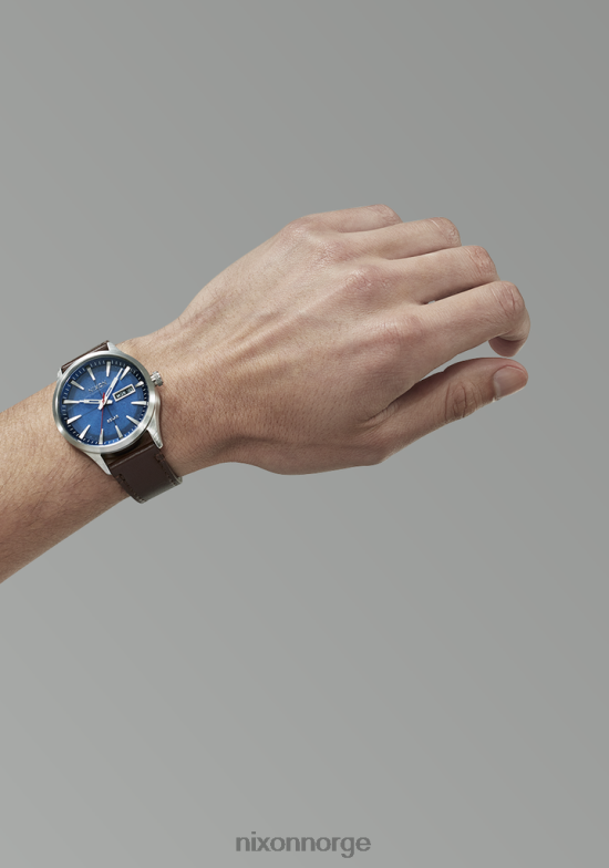 Nixon Sentry solar skinn 42H0X95 se marine solstråle/sølv