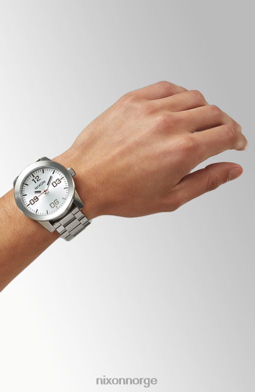 Nixon korporal rustfritt stål 42H0X70 se hvit/sølv