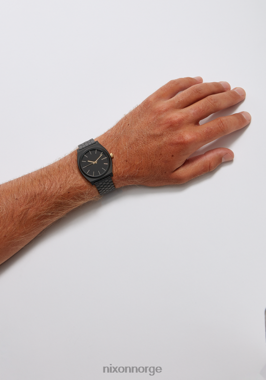 Nixon tid teller 42H0X37 se matt sort/gull