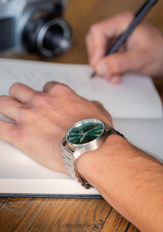 Nixon vakt i rustfritt stål 42H0X13 se salvie solstråle